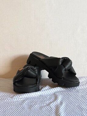 *NWOT* Juicy Couture Black ‘Knotted Bow’ Flip Flop Sandals*